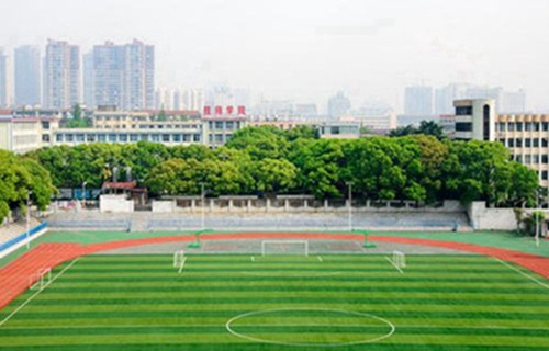 2023年荆州护理专业中专学校哪所好